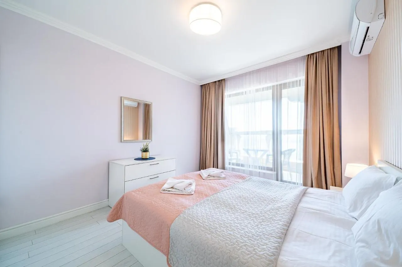La Mer Luxury Apartments Golden Sands