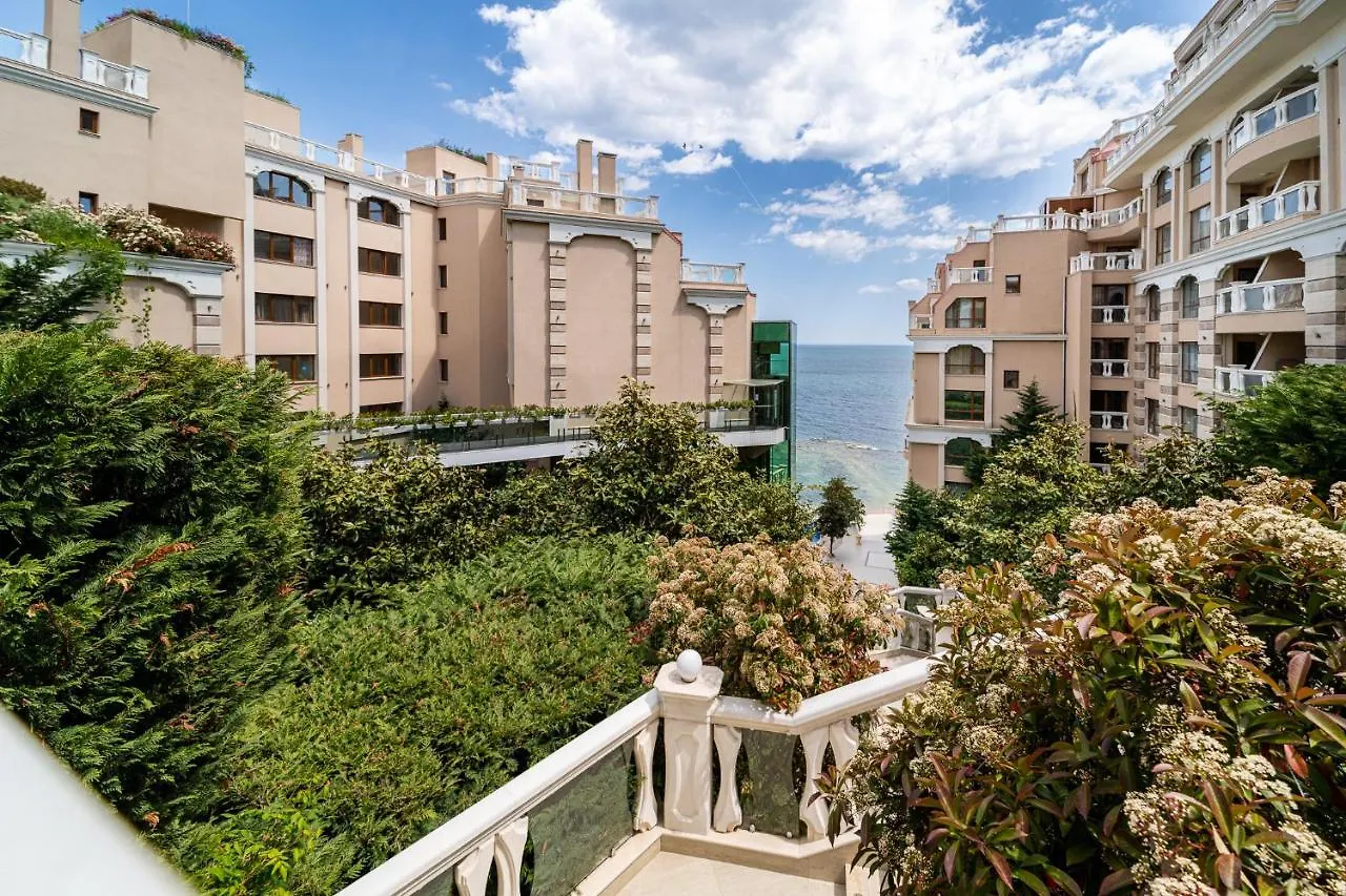 La Mer Luxury Apartments Golden Sands
